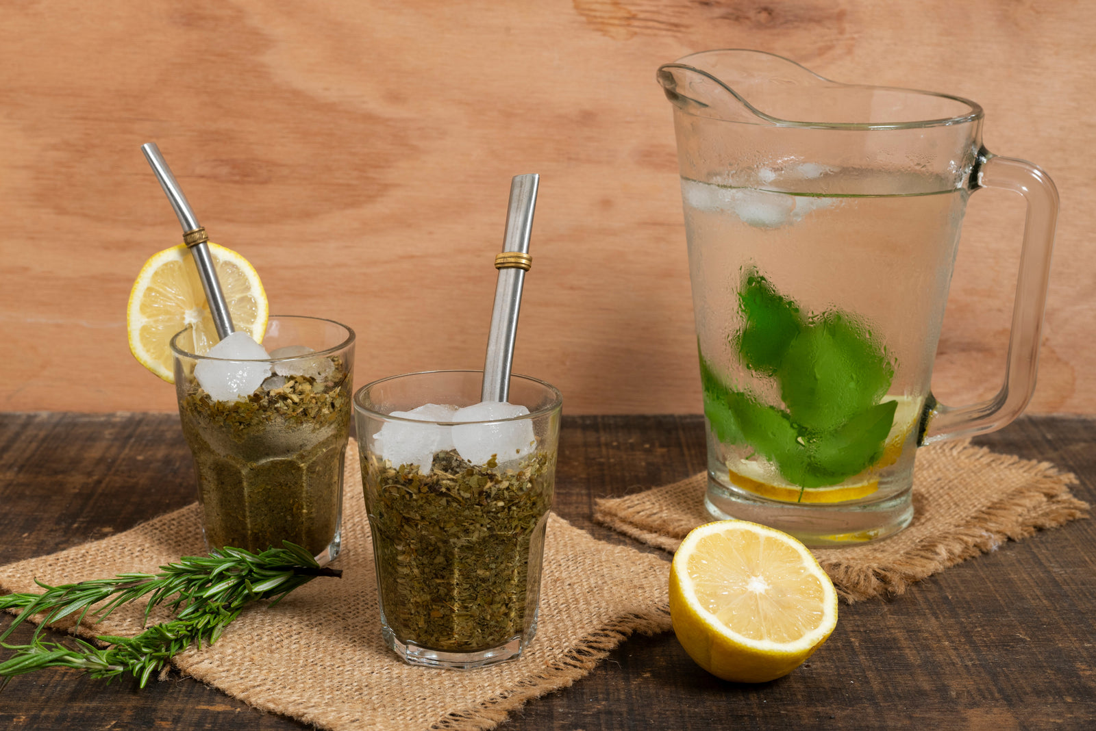 What herbs are worth drinking during hot weather?