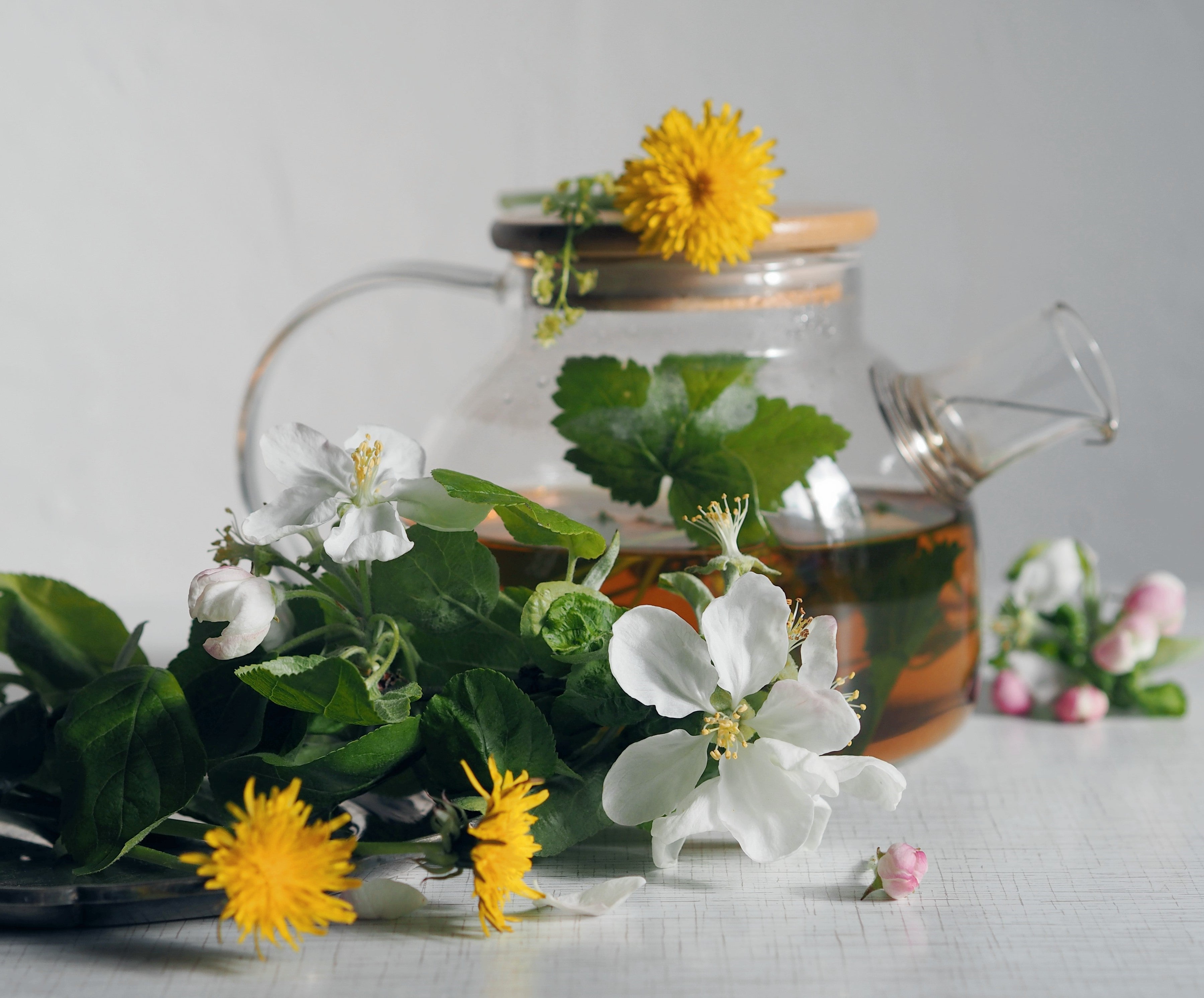 Spring detox with herbal teas